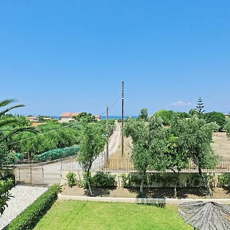 Amarylis Plage d'Almiros